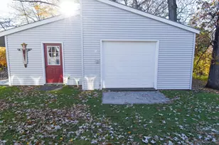 639 N 4th St, Warren, MN 56762 - Photo 55