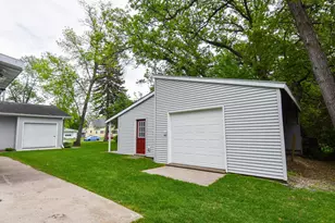 639 N 4th St, Warren, MN 56762 - Photo 63