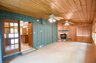 639 N 4th St, Warren, MN 56762 - Photo 37