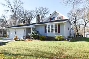 639 N 4th St, Warren, MN 56762 - Photo 3