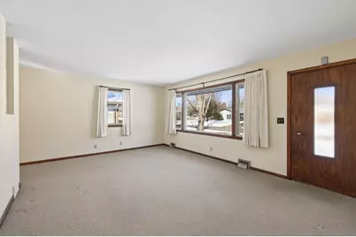 4413 Drew Avenue N, Robbinsdale, MN 55422 - Photo 5