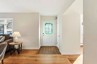 795 Hyacinth Avenue E, Saint Paul, MN 55106 - Photo 3