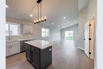 1843 19th Street N, Wahpeton,  58075 - Photo 3