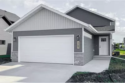 1843 19th Street N, Wahpeton,  58075 - Photo 1