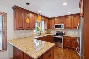 17155 Sandy Ln, Minnetonka, MN 55345 - Photo 7