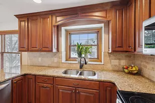 17155 Sandy Ln, Minnetonka, MN 55345 - Photo 9