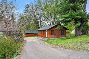 87 Juniper St, Mahtomedi, MN 55115 - Photo 3