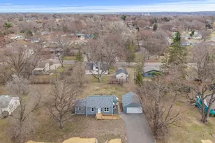 10325 Grand Ave S, Bloomington, MN 55420 - Photo 3