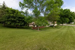 1782 Cobblestone Ct, Red Wing, MN 55066 - Photo 3