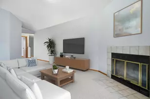 5338 Highpointe Terrace, Bloomington, MN 55437 - Photo 5