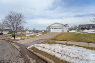 3235 W Ridge Dr, Eau Claire, WI 54703 - Photo 3