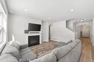 8599 Oakview Way N, Maple Grove, MN 55369 - Photo 5