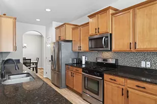 8599 Oakview Way N, Maple Grove, MN 55369 - Photo 7