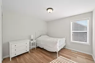 8599 Oakview Way N, Maple Grove, MN 55369 - Photo 15