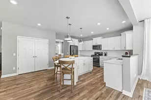 20355 Gateway Dr, Lakeville, MN 55044 - Photo 5