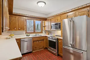 2034 Pleasant View Dr, New Brighton, MN 55112 - Photo 9