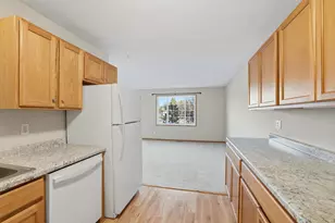 2525 Cobble Hill Ct, Woodbury, MN 55125 - Photo 9