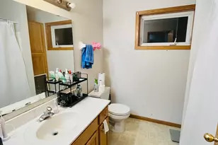 1149 5th St E, Saint Paul, MN 55106 - Photo 13