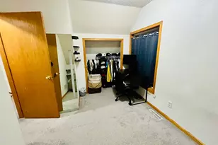 1149 5th St E, Saint Paul, MN 55106 - Photo 9