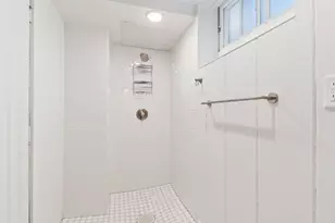 2423 Mt View Ave, Minneapolis, MN 55405 - Photo 13