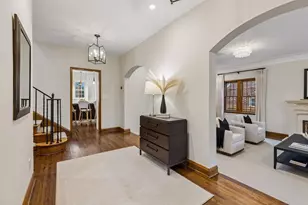 2757 Dean Pkwy, Minneapolis, MN 55416 - Photo 3