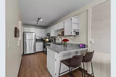 11208 Vessey Circle, Bloomington, MN 55437 - Photo 3