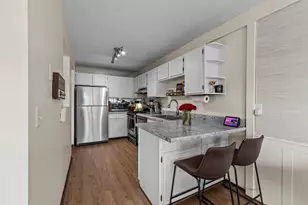 11208 Vessey Cir, Bloomington, MN 55437 - Photo 3