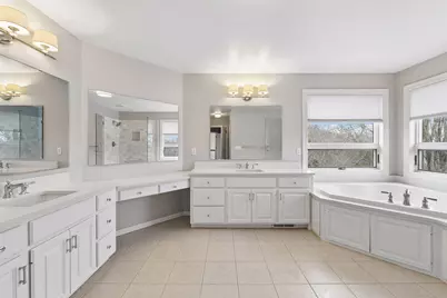 7424 Moccasin Trail, Chanhassen, MN 55317 - Photo 19