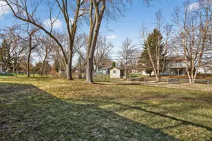 900 Sunset Dr S, Minnetonka, MN 55305 - Photo 37