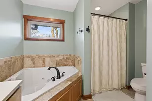 900 Sunset Dr S, Minnetonka, MN 55305 - Photo 23