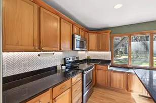 900 Sunset Dr S, Minnetonka, MN 55305 - Photo 11