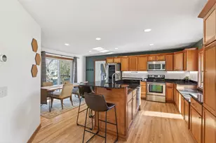 900 Sunset Dr S, Minnetonka, MN 55305 - Photo 9