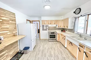 208 E 5th St, Redwood Falls, MN 56283 - Photo 15