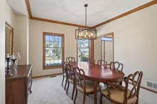 2536 Bridle Creek Trail, Chanhassen, MN 55317 - Photo 11