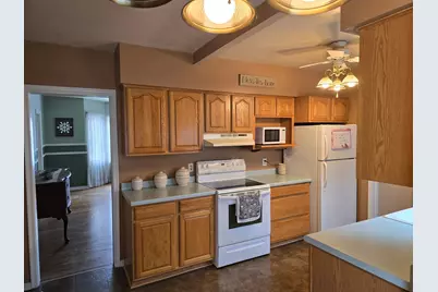 405 Clary Street W, Worthington, MN 56187 - Photo 9