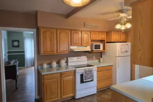 405 Clary Street W, Worthington, MN 56187 - Photo 9
