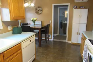 405 Clary Street W, Worthington, MN 56187 - Photo 11