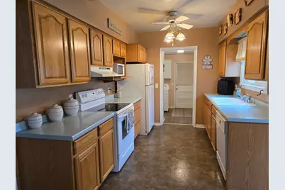 405 Clary Street W, Worthington, MN 56187 - Photo 11