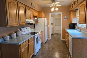 405 Clary Street W, Worthington, MN 56187 - Photo 11