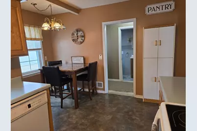 405 Clary Street W, Worthington, MN 56187 - Photo 9