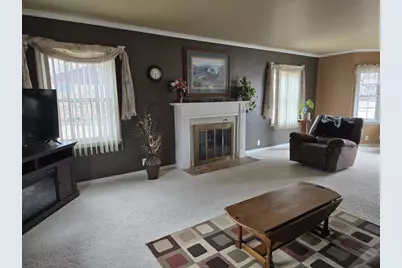 405 Clary Street W, Worthington, MN 56187 - Photo 5