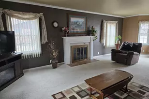 405 Clary Street W, Worthington, MN 56187 - Photo 5
