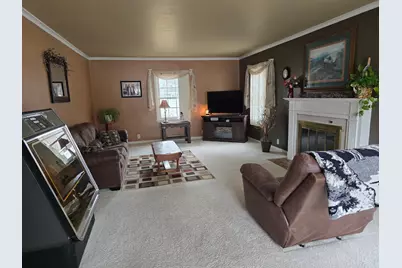 405 Clary Street W, Worthington, MN 56187 - Photo 3