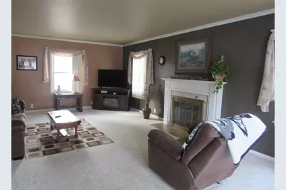 405 Clary Street W, Worthington, MN 56187 - Photo 5