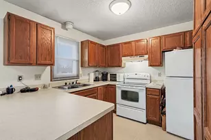 10216 Erskin St NE, Circle Pines, MN 55014 - Photo 7