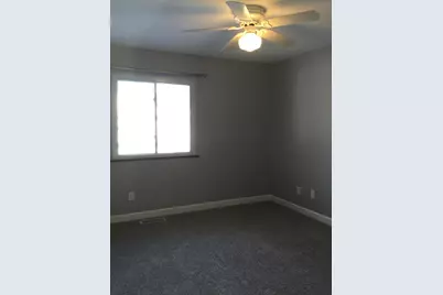 4786 Grenwich Way N, Oakdale, MN 55128 - Photo 9