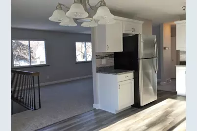 4786 Grenwich Way N, Oakdale, MN 55128 - Photo 3