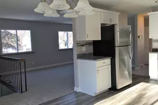 4786 Grenwich Way N, Oakdale, MN 55128 - Photo 3