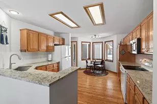 15002 Windemere Ln, Burnsville, MN 55306 - Photo 3