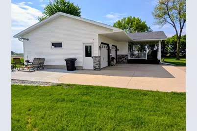 3030 60th Avenue NW, Montevideo, MN 56265 - Photo 7